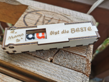 Gravierte Schokoriegel Holzbox mit Sprüchen DU(plo)